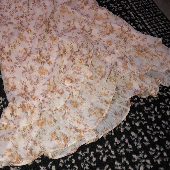 Off the Shoulder Floral Dress - Picture 4 of 6